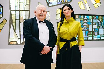 „Tarp dalių (ne)plojama“