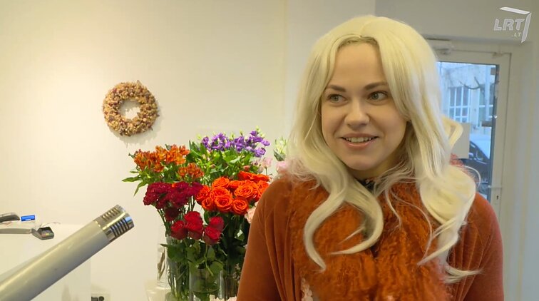 Dviračio žinios. Seimo floristė: konservatoriai mėgsta hortenziją – ji didelė, arogantiška ir nieko prie jos nepriderinsi