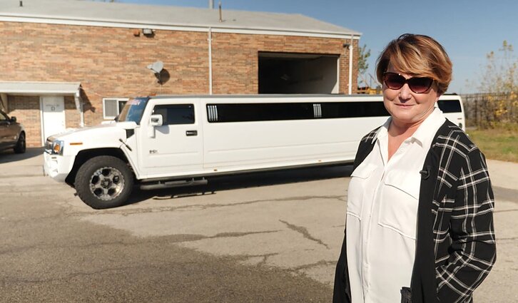 Neeilinė emigrantės Rasos istorija: pirmojo nepriklausomos Lietuvos maratono čempionė Čikagoje vairuoja limuziną.