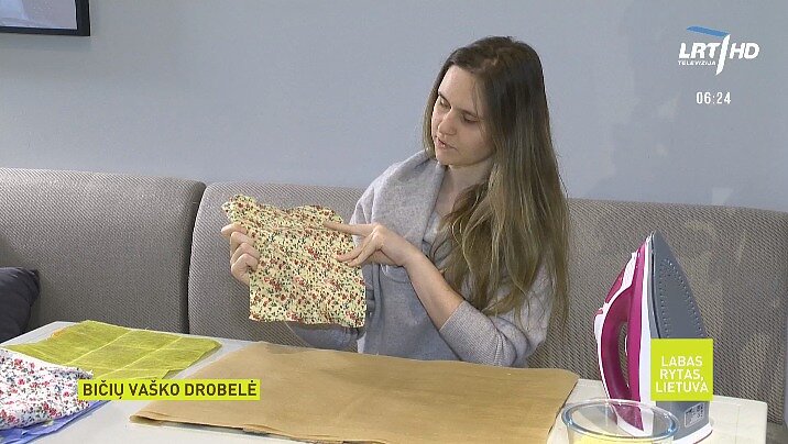 Atsisakyti plastiko šaldytuve padės bičių vaško drobelė – pasigaminkite ją patys