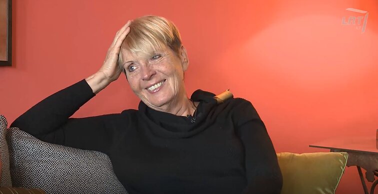 Eva Valentinas – piniginėje turiu kelis telefono numerius