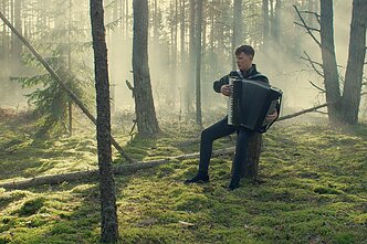 Kadras iš Martyno Levickio klipo