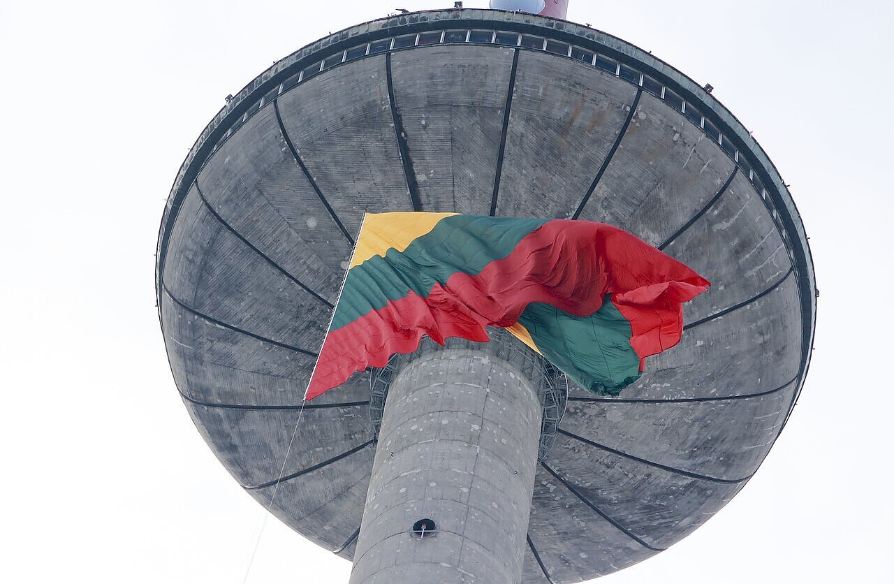 Lietuvos vėliava, Televizijos bokštas 