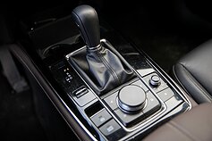 Naujoji „Mazda CX-30“