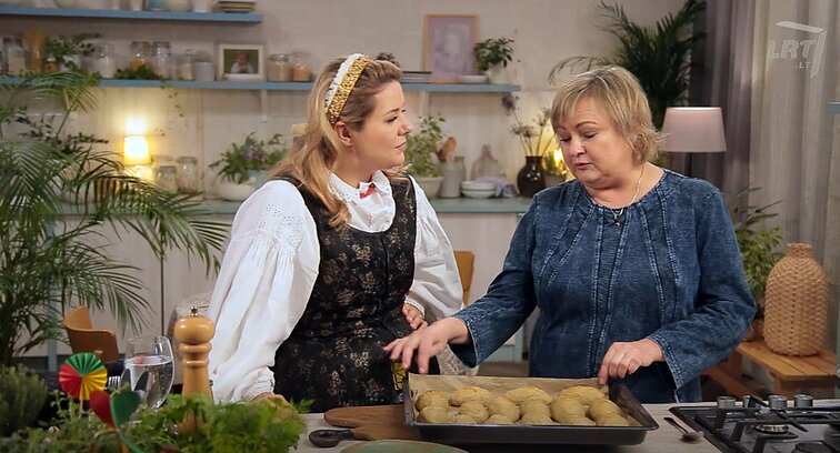 Kepami orkaitėje, įdaryti kiaulės pažande ir jaučio kepenimis – kas? Orkaitėje kepti cepelinai!