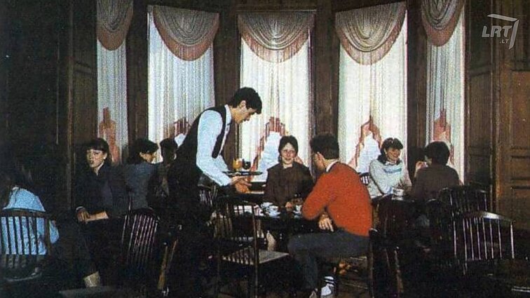 Iš neobarokinės pilaitės į restoraną virtęs „Kaukas“ ir estrados muzikantų pamėgtas „bigbytas“