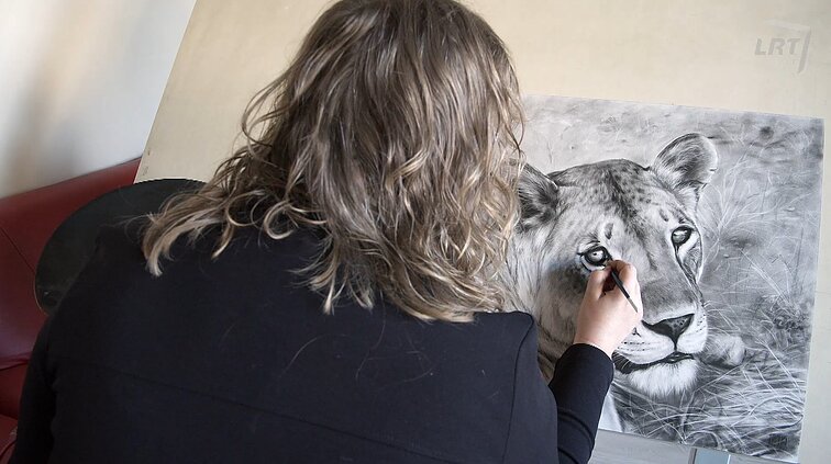 Lyg tikri: menininkės Danguolės Šerstinskaja gyvūnų piešiniai – fotografinio tikslumo