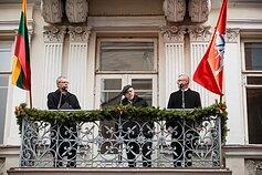 Vasario 16-osios minėjimas prie Signatarų namų