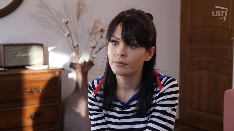 Iš Londono į gimtinę auginti vaiko sugrįžusi Monika Dirsytė: išgarsėjo kaip Oskaro Koršunovo mergina