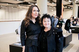 Kristina Sabaliauskaitė ir Dalia Ibelhauptaitė Vilniaus knygų mugėje