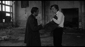 Kadras iš filmo „Izaokas“