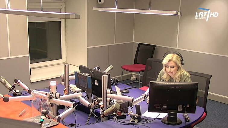 LRT RADIJO žinios. Lietuvoje augant dezinfekcinio skysčio poreikiui, Vyriausybė išdavė papildomus leidimus jį gaminti