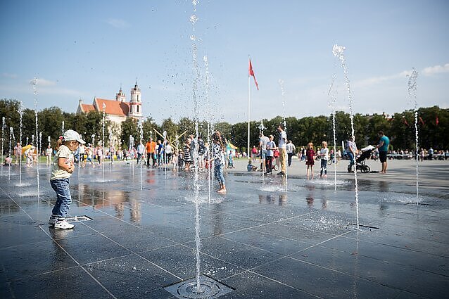 Neišspręstas klausimas nuo pat nepriklausomybės atkūrimo: kokio paminklo reikia Lukiškių aikštėje?