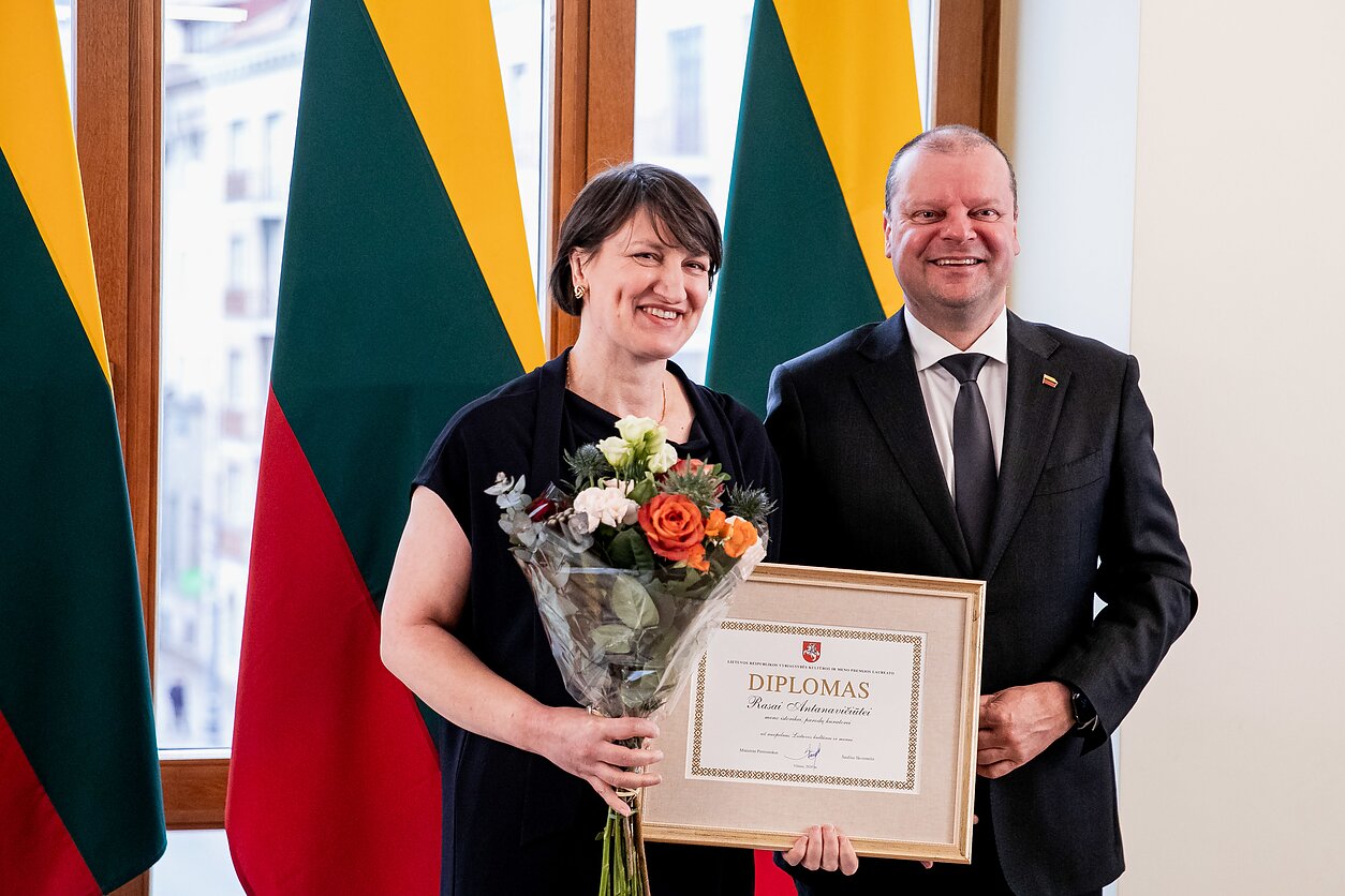 Vyriausybės premijų teikimas. Rasa Antanavičiūtė ir Saulius Skvernelis