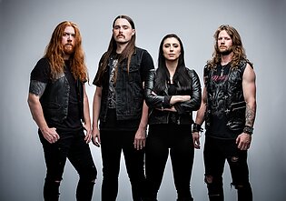 „Unleash the Archers“ įkūrėja ir vokalistė Brittney Slayes