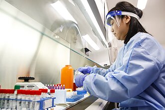 Koronaviruso tyrimai laboratorijoje 