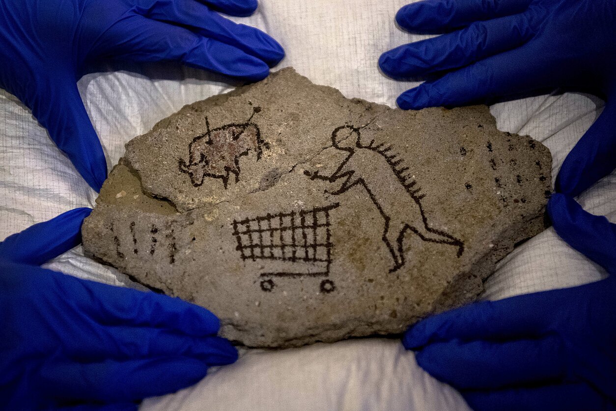 AP nuotr., Britų muziejus Londone. Banksy „Peckhamo uola“