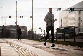 Orai pavasarį; sportavimas; miestas