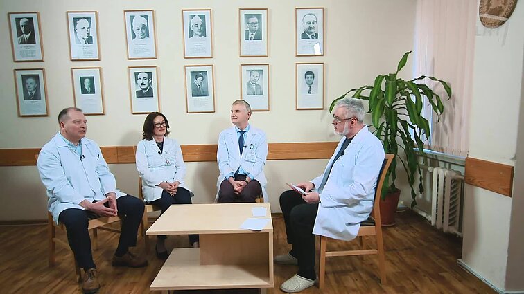 Klauskite daktaro. Medikai atsako į užduodamus klausimus: kaip elgtis su įsigytais maisto produktais ir ką daryti susirgus šeimos nariui?