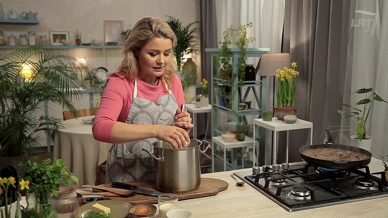 Beatos virtuvė. Gardus piemenėlių pyragas, Bonos Sforcos pėdsakai Lietuvos virtuvėje bei lėtai kepta kiaulienos mentė