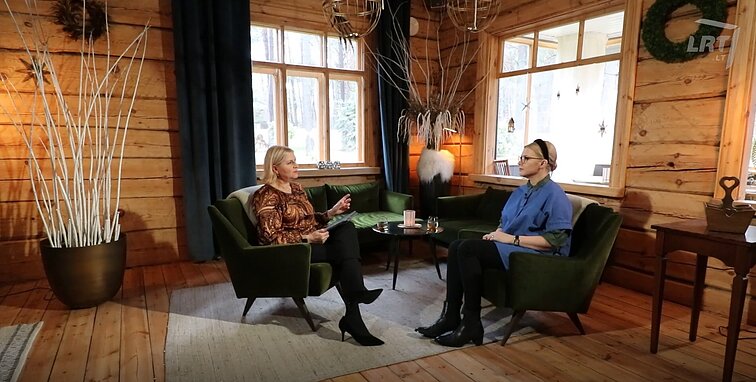 Veranda. Brutualioji architektūra, lėlių energetika, kūrybinės erdvės ir interjerą gelbstintis apšvietimas