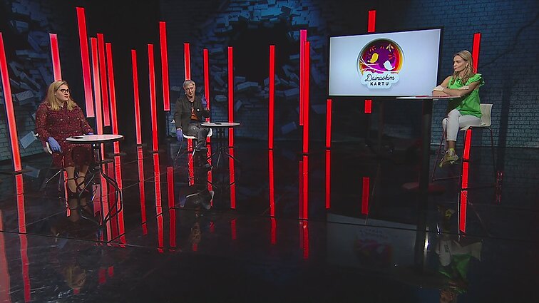 Dainuokim kartu! Šeimynos karantine laiko veltui neleidžia: dainavo nuo „Zombių“ iki „Mamma Mia“