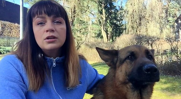 Veterinarės patarimai karantino laikotarpiui: ką daryti, jei augintinį paglostė COVID-19 užsikrėtęs žmogus?