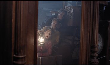 Kadras iš grupės „Antikvariniai Kašpirovskio dantys“ klipo