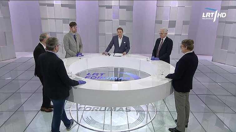 LRT forumas. Mokslo metai atšaukti nebus: specialistų nuomone, dabar svarbūs ne rezultatai, o mokymosi procesas