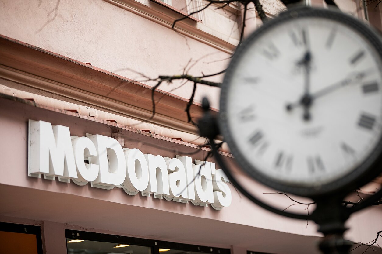 McDonald's restaurant in Vilnius (associative image)