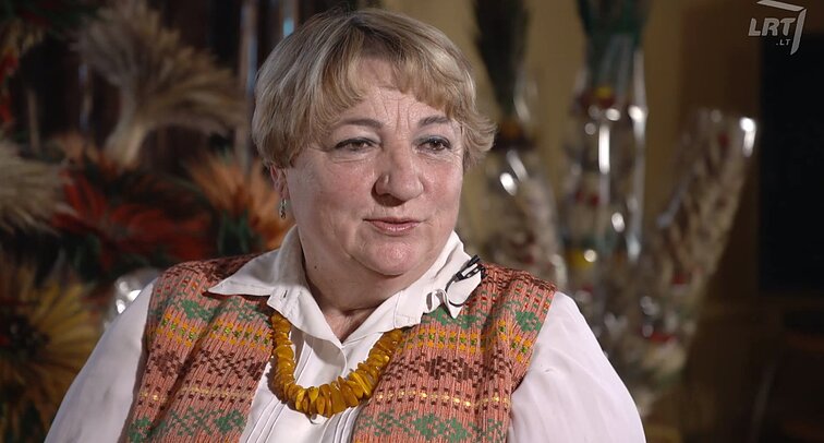 Kultūrų kryžkelė. Vilniaus albumas. Verbų tradicijos Vilniaus krašte: verbų pynėja ją pynė ir popiežiaus vizitui