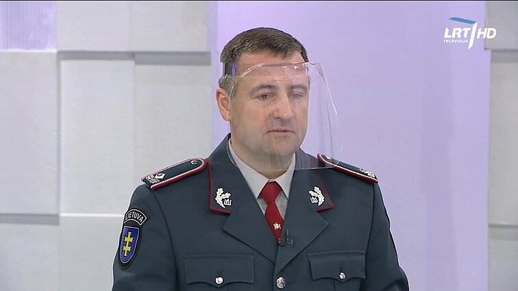 LRT forumas. Čaplinskas: žmonės nesupranta apsauginių priemonių prasmės – sutikę gatvėje pažįstamą, nusiima kaukę