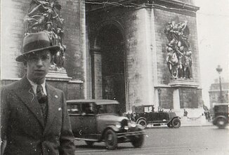 Antanas Gudaitis Paryžiuje, 1937 m. (fragmentas)