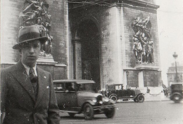 Antanas Gudaitis Paryžiuje, 1937 m. (fragmentas)