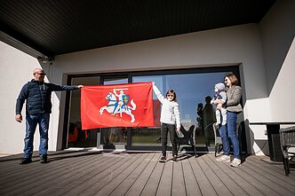 „Keliu vėliavą“ 