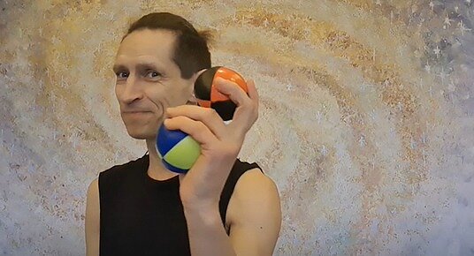 Ir pasimankštinimui, ir nusiraminimui: pasimokykite žongliruoti!