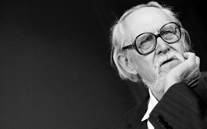 Pirmas sakinys. Apie Marcelijų Martinaitį, ne tik „Kukutį“