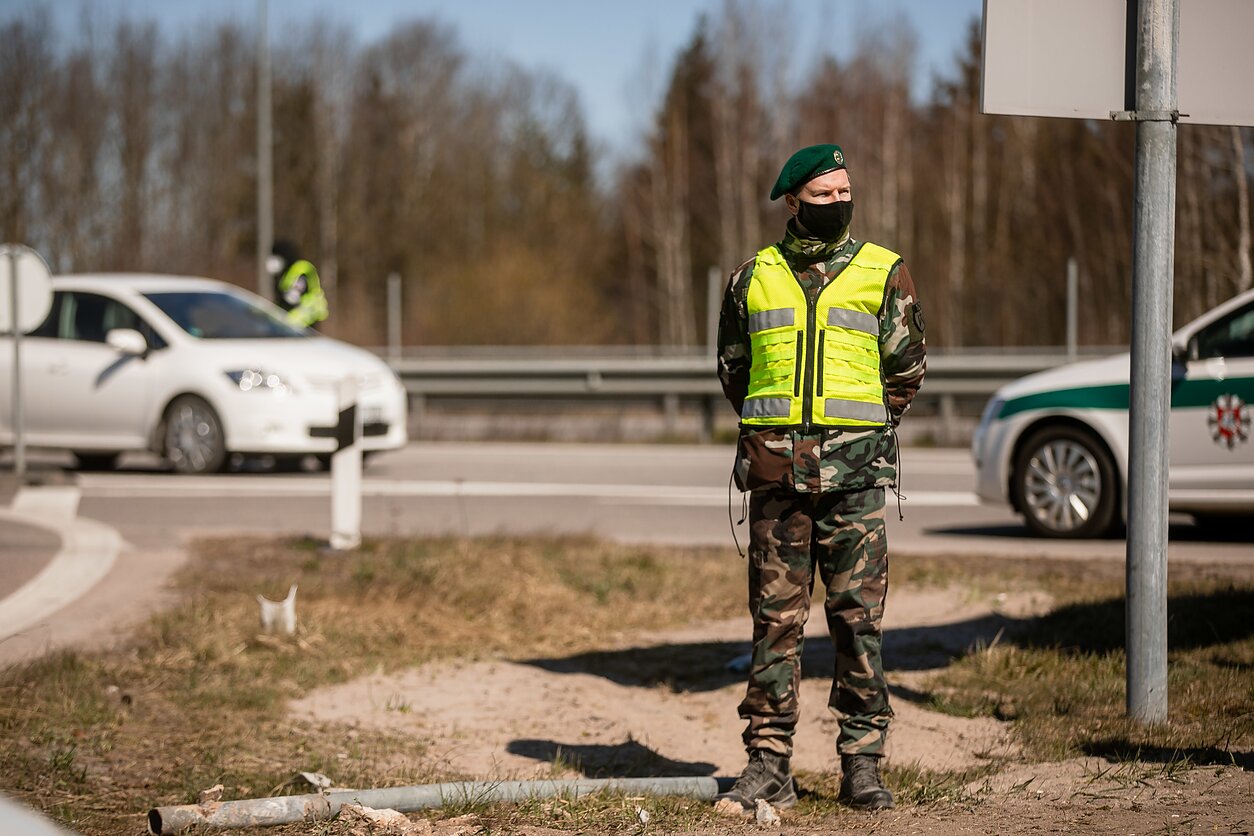 Police roadblocks prevented cars from traveling between cities without good reason Police roadblocks prevented cars from traveling between cities without good reason