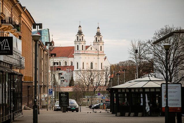 Velykų rytą sostinė pasitinka tuščiomis gatvėmis Velykų rytą sostinė pasitinka tuščiomis gatvėmis