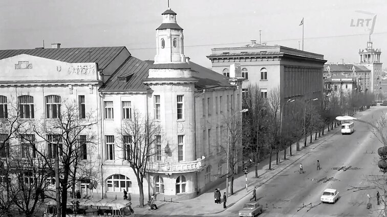 Šiuolaikiškos autentikos ir pagarbos senajam interjerui pavyzdys: „Pirklių klubas“ pastato istorija