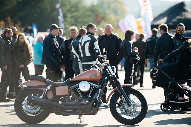 Žinios. Norintiems vairuoti motociklą užteks B kategorijos ir 6 valandų praktinio vairavimo pamokų mokykloje