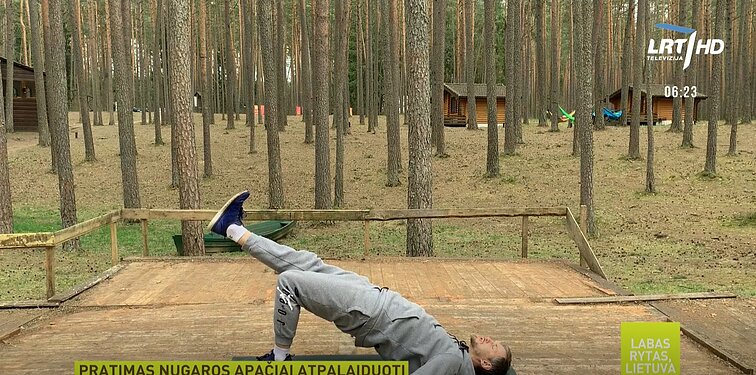Išvaduoti nugarą iš „kryžminės ugnies“: treneris Ignas Bakėjus kviečia į mankštą Išvaduoti nugarą iš „kryžminės ugnies“: treneris Ignas Bakėjus kviečia į mankštą