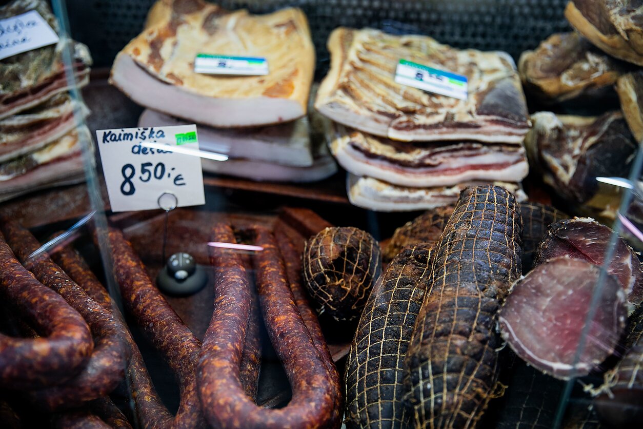 Rūkyti mėsos gaminiai. Asociatyvi nuotr.