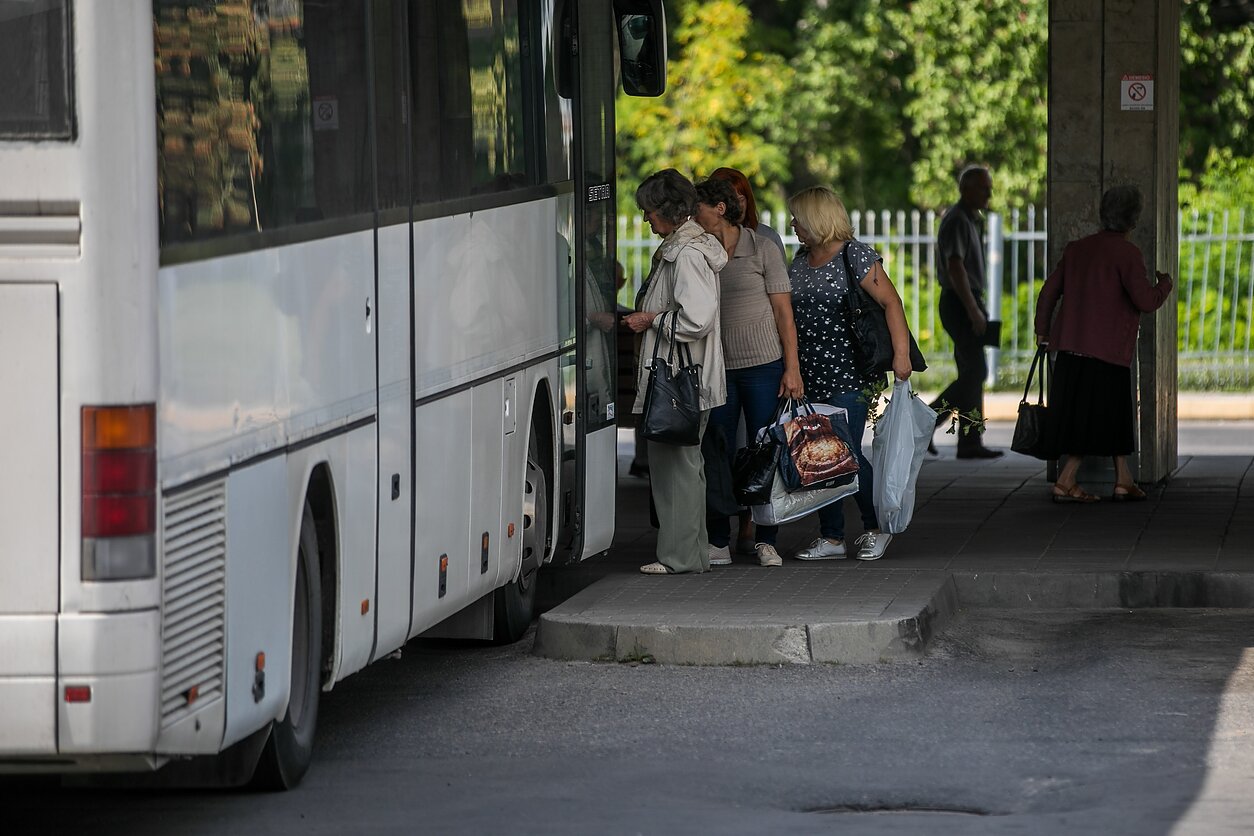 Intercity bus (associative image)