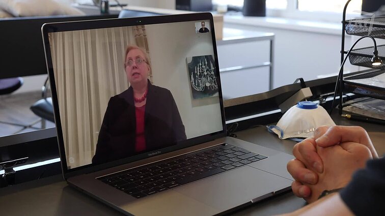 Lietuvos diplomatai gelbėja visame pasaulyje dėl koronaviruso įstrigusius lietuvius