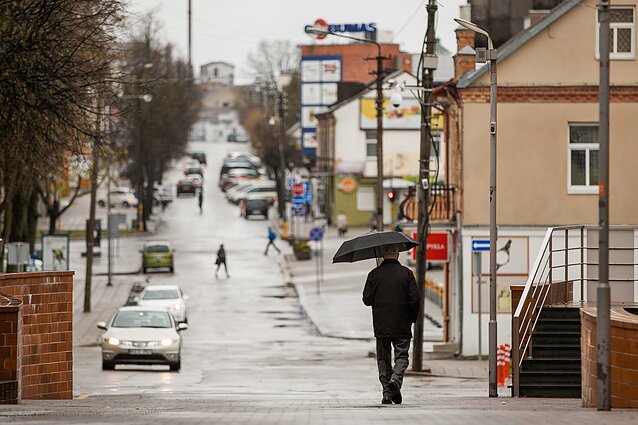 Panorama. Svarstoma apie ribojimų atlaisvinimus: būtų galima veikti didelėms parduotuvėms su atskirais įėjimais