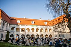 Veiklą Vilniuje atnaujino lauko kavinės 
