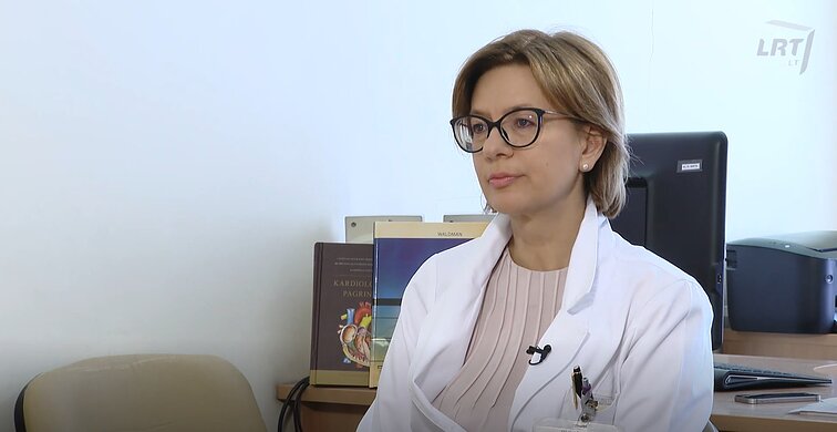 Prof. Auksė Mickienė: patvirtintos gydymo schemos ir antivirusinių vaistų tikrai nėra