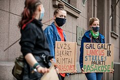 Protestas prieš medžioklės su lankais įteisinimą