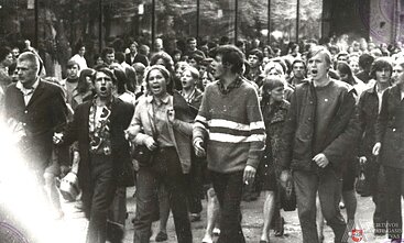 Eitynės Kauno Laisvės alėjoje. 1972 m. gegužės 18 d.